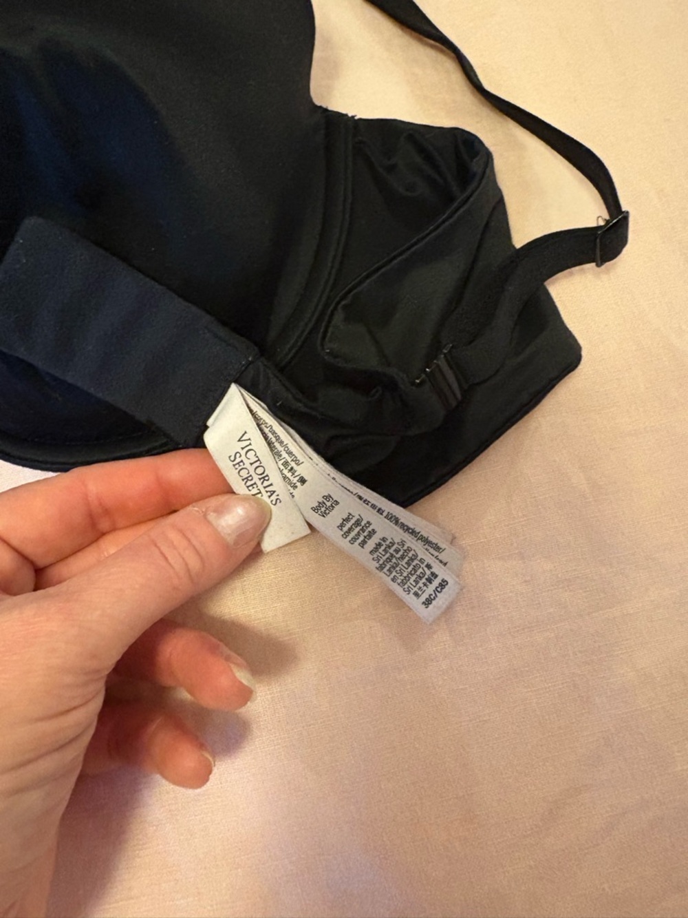 Victoria's Secret body by Victoria perfect coverage Bra 38C in black - Picture 2 of 4